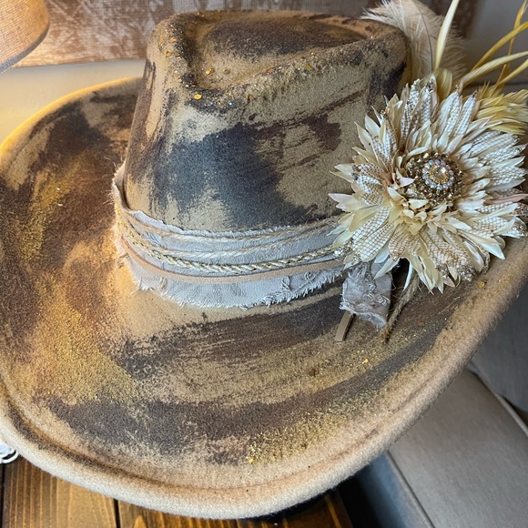 Accessories - Distressed Brown Gold Western Cowboy Hat